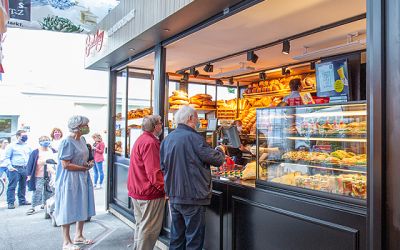 Neue Filiale mit Bistro-Bereich am Carlsplatz eröffnet